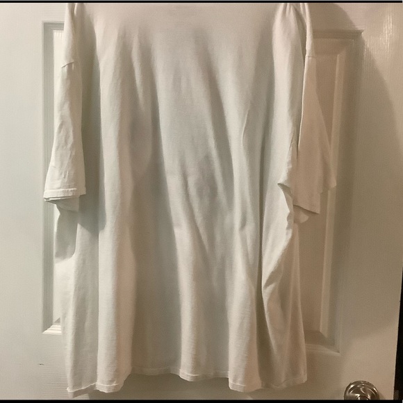 White t-shirt academia - Picture 2 of 3